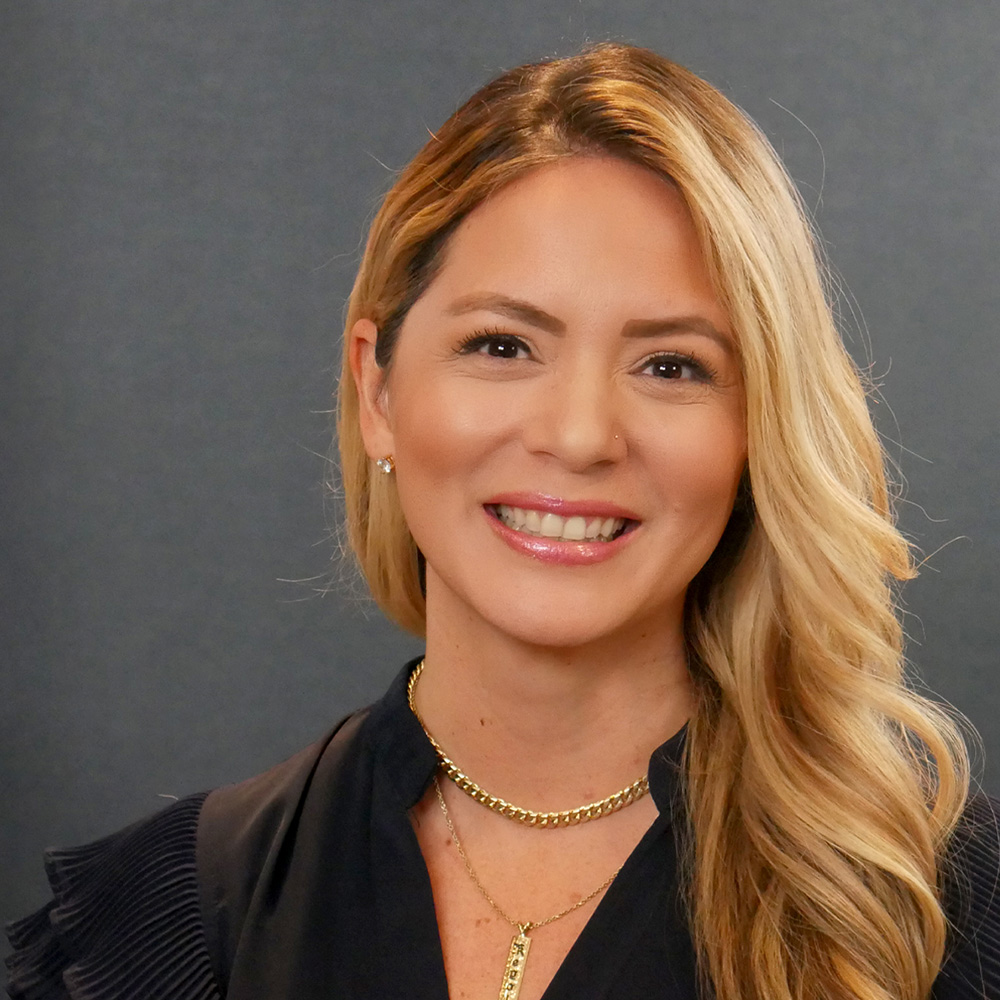 Lindy Weitz Headshot